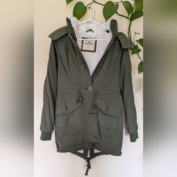 Coat - Picture 1 of 2